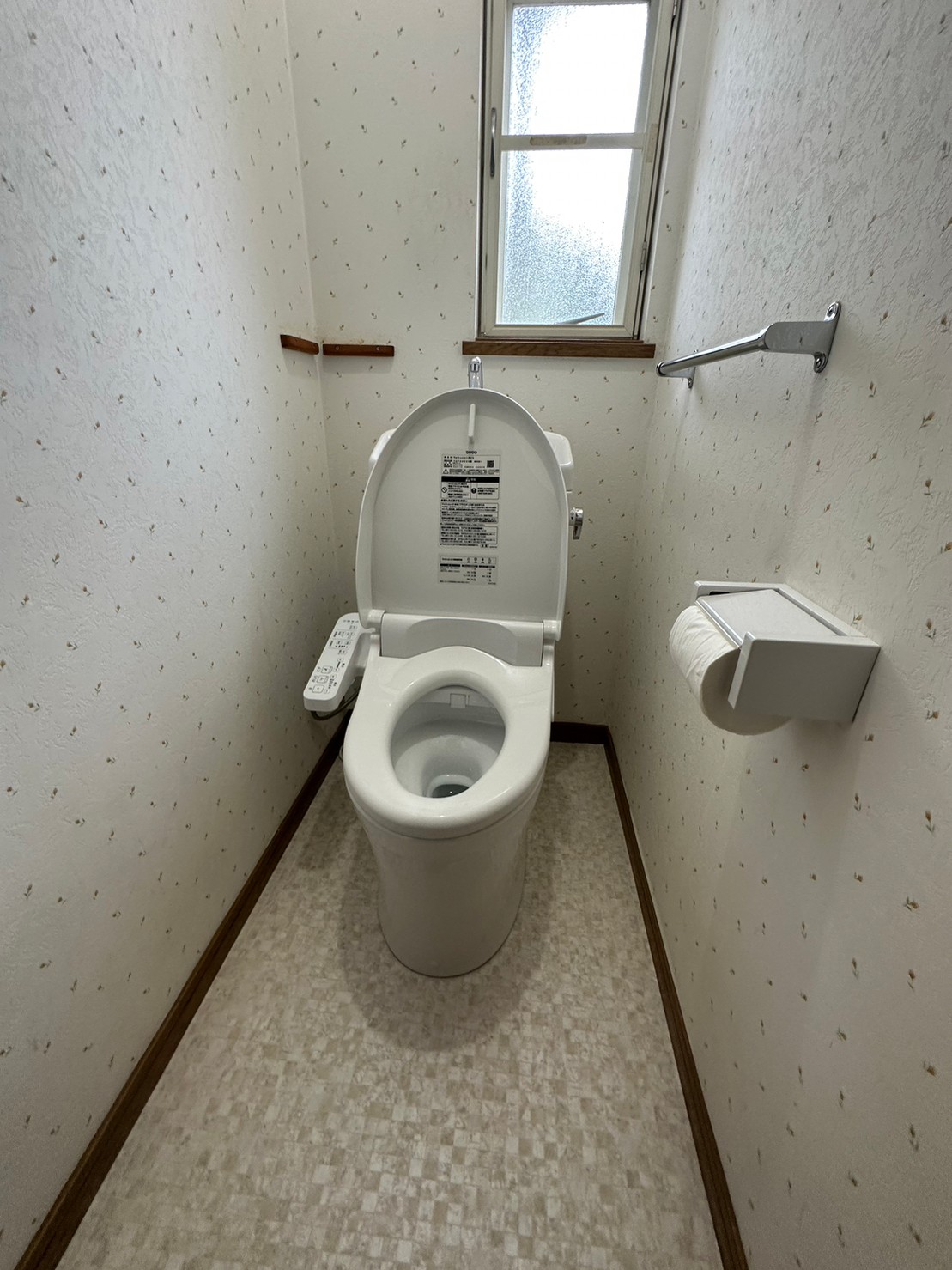 トイレ・網戸・床壁紙貼替工事